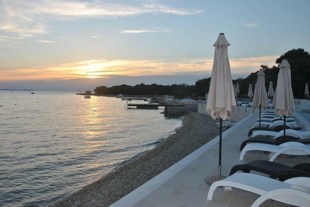 Apartment Sara With Seaview Petrčane Extérieur photo