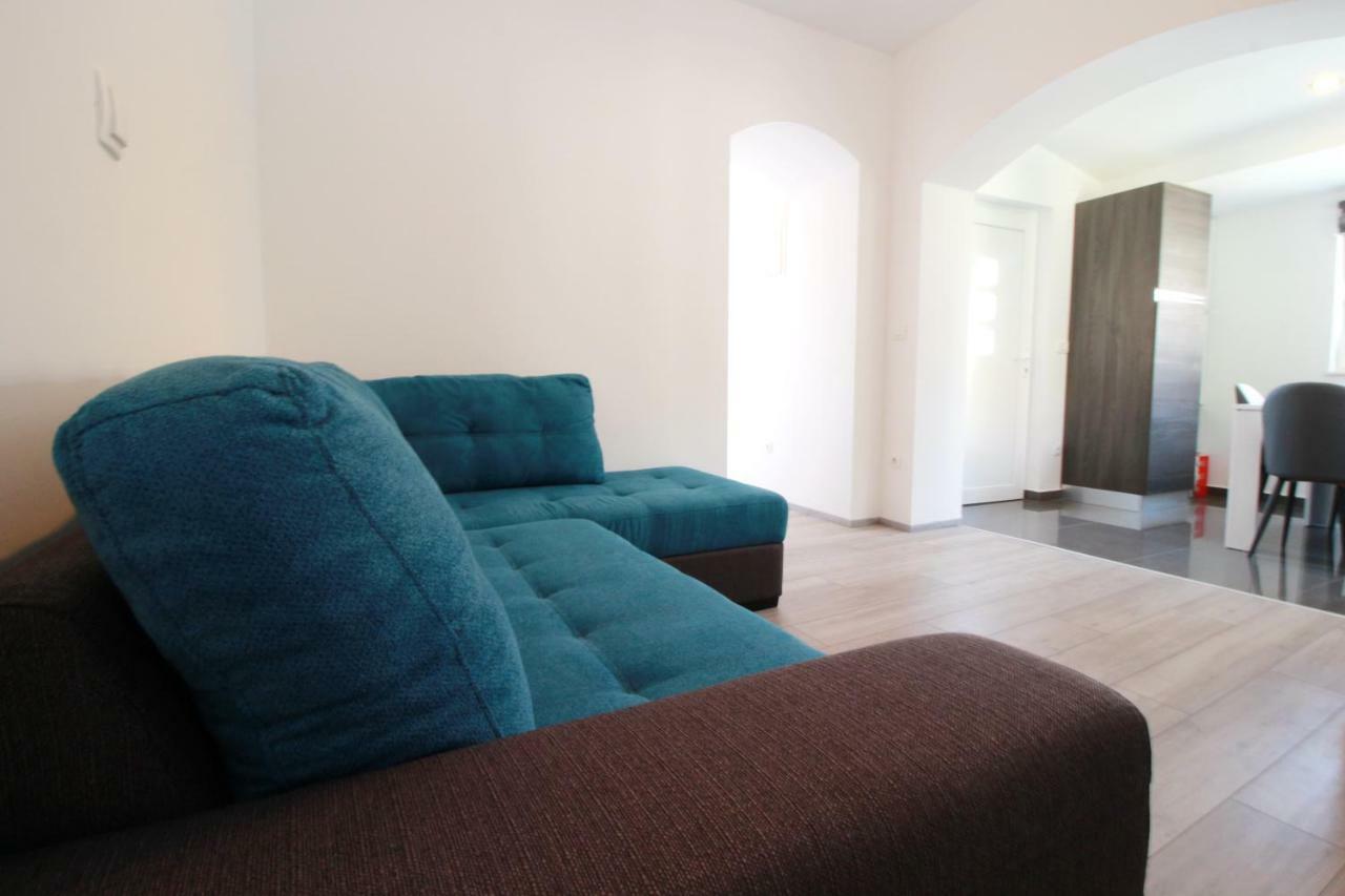 Apartment Sara With Seaview Petrčane Extérieur photo
