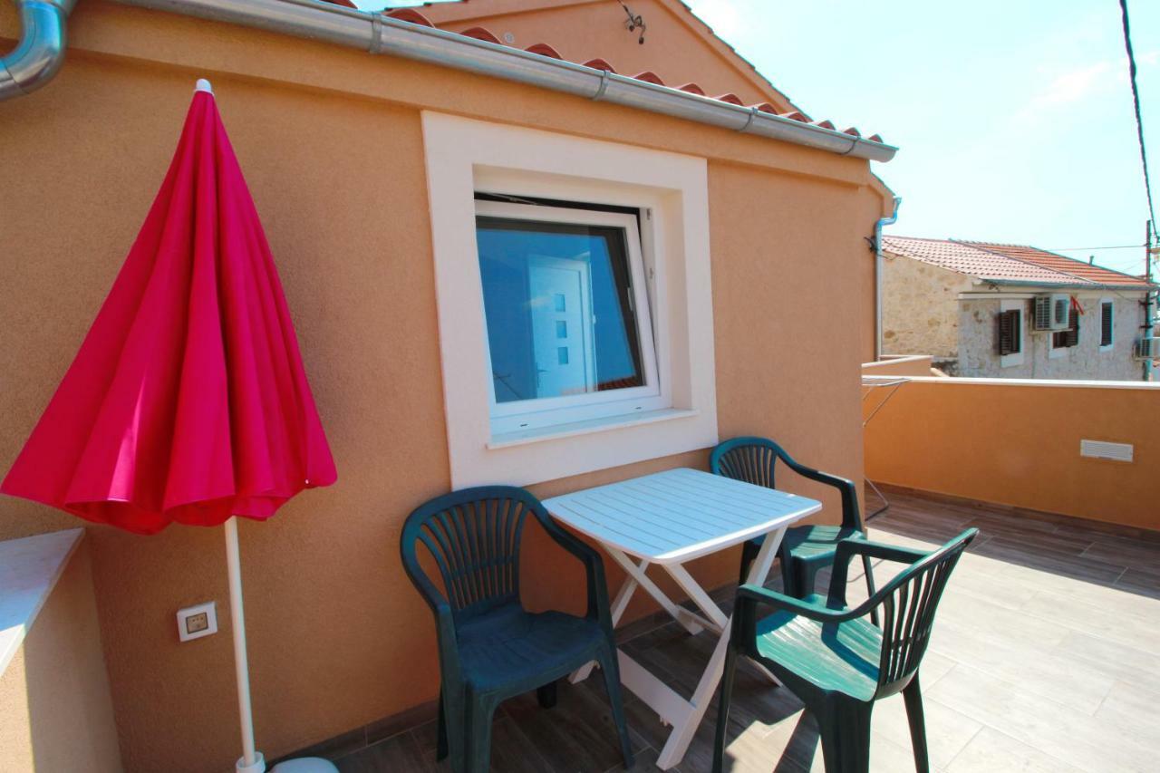 Apartment Sara With Seaview Petrčane Extérieur photo